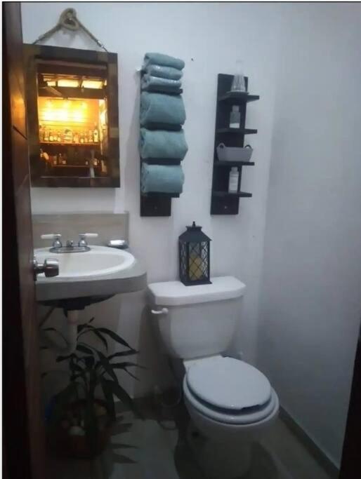 Ferienwohnung Cozy Townhouse & Terrace/Pool La Ceiba Exterior foto